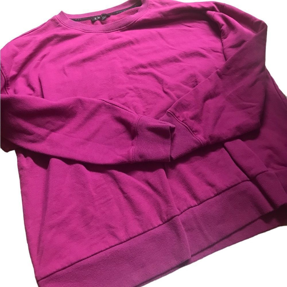Zella size medium ladies sweatshirt great condition bright color nice top